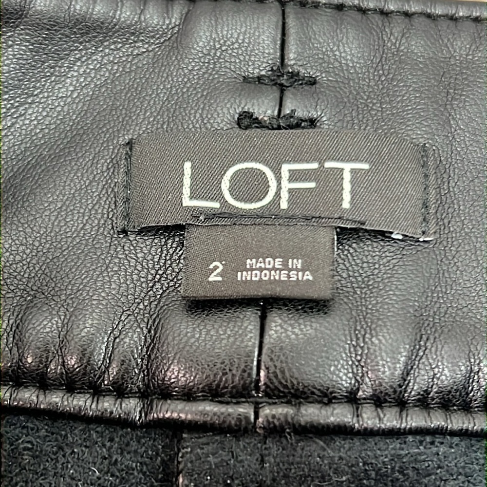 Loft High Rise Soft Faux Leather Belted Pants Size 2 - Picture 7 of 13